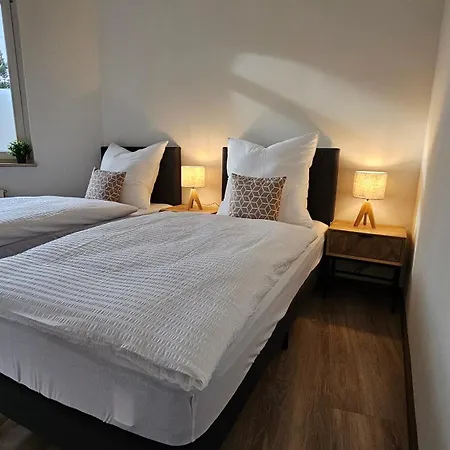 Yfb-170m2 Fuer Bis Zu 15, Modern, 1min Zu Ubahn, Ruhige Lage, Parkplaetze, Wifi, Netflix, Kindergerecht Apartmán