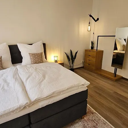 Yfb-170m2 Fuer Bis Zu 15, Modern, 1min Zu Ubahn, Ruhige Lage, Parkplaetze, Wifi, Netflix, Kindergerecht * Nuremberg