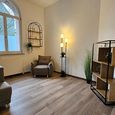 Yfb-170m2 Fuer Bis Zu 15, Modern, 1min Zu Ubahn, Ruhige Lage, Parkplaetze, Wifi, Netflix, Kindergerecht Apartment Nuremberg