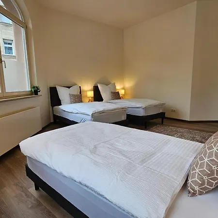 Yfb-170m2 Fuer Bis Zu 15, Modern, 1min Zu Ubahn, Ruhige Lage, Parkplaetze, Wifi, Netflix, Kindergerecht Apartment *
